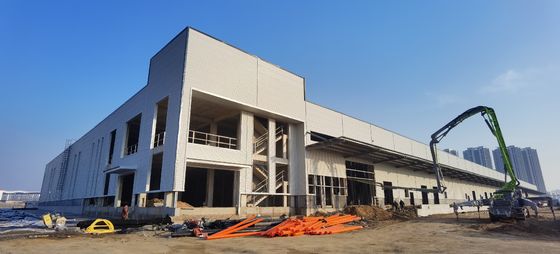 Edifício de armazém de estrutura de aço de dois andares personalizado com plataformas de mezzanine para armazenamento