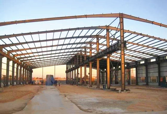 Construções pré-fabricadas da oficina da grande oficina da construção de aço com guindaste