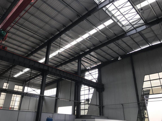 Estrutura de aço industrial de isolamento painel de sanduíche Edifício de telhado de água / fogo personalizado