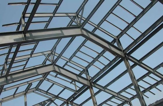 O armazém claro da armação de aço pré-fabricou a construção de casa