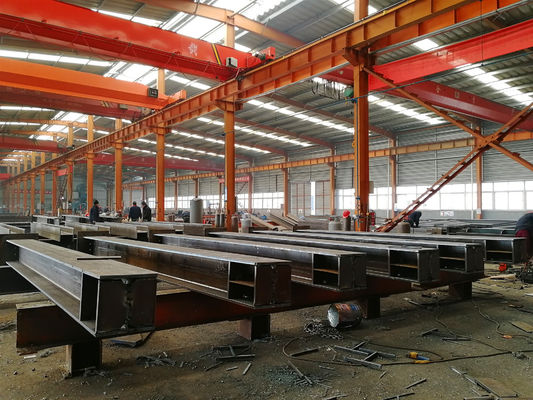 O armazém claro da armação de aço pré-fabricou a construção de casa