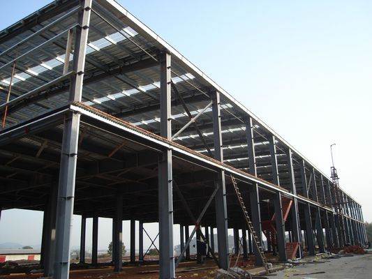 O armazém claro da armação de aço pré-fabricou a construção de casa