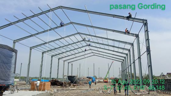 Estrutura de aço industrial de isolamento painel de sanduíche Edifício de telhado de água / fogo personalizado