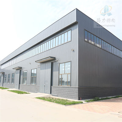 Armazém de estrutura de aço pré-fabricada Design personalizado Conexão aparafusada soldada