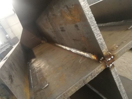 Construção Estrutura de aço pré-fabricada de secção H Trava de coluna de liga baixa pintada / galvanizada