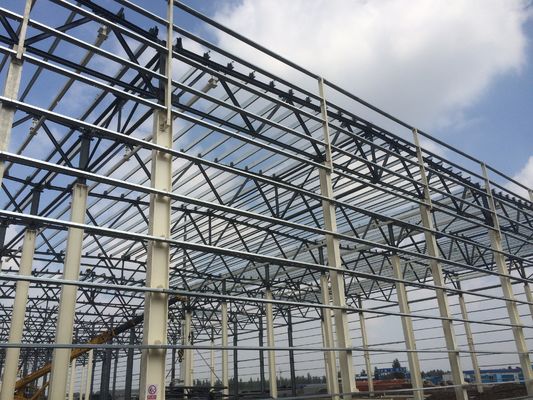 Fabricação de estruturas pré-fabricadas de aço