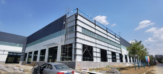 Armazém de Aço Pré-Fabricado com Vigas em Perfil H e Acabamento Galvanizado