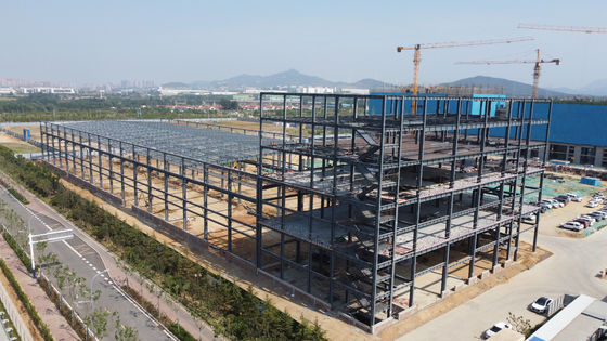 Armazém de Aço Pré-Fabricado com Painéis Sandwich para Uso Industrial