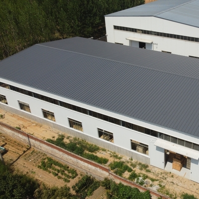 Armazém Pré-fabricado em Estrutura de Aço ASTM A36 com Isolamento de Lã de Vidro