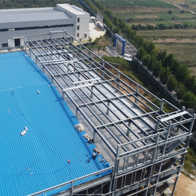 Oficina de Estrutura de Aço Pré-Fabricada com Cobertura de Painel Sanduíche