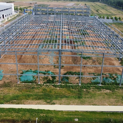 Armazém de aço pré-fabricado 150m x 40m com painéis de sanduíche de lã de vidro