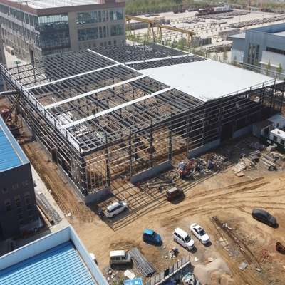 Oficina pré-fabricada com estrutura de aço e isolamento de lã de vidro