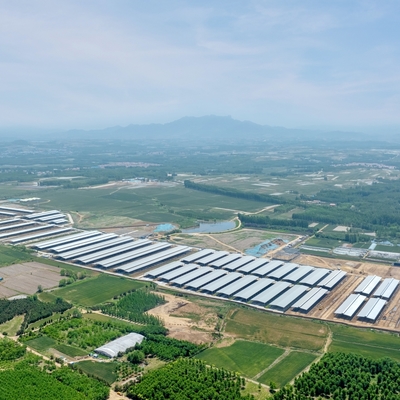 Armazém pré-fabricado com estrutura de aço galvanizado e vida útil de 50 anos