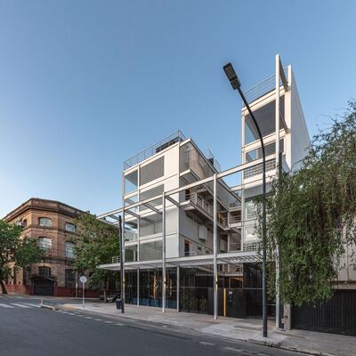 Edifícios de apartamentos modernos com estrutura de aço Habitação pré-fabricada durável para a vida urbana