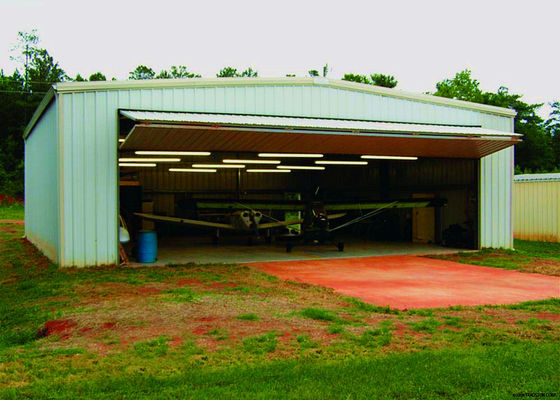 Hangar de Aviões com Estrutura de Aço e Armação em Viga H