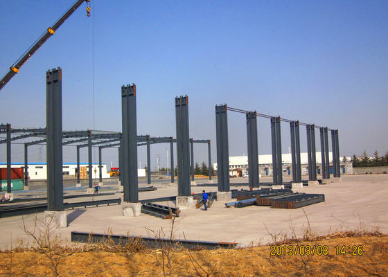 Armazém de estrutura de portal pré-projetado com painéis de lã de vidro