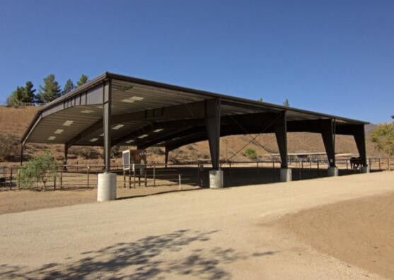 Quadro de aço Caldeirão de vacas Estrutura estável de cavalo metálico Q235B Q355B