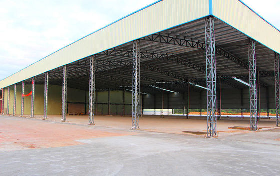Armazém Pré-fabricado de Aço Leve com Vão e Telhado em Treliça