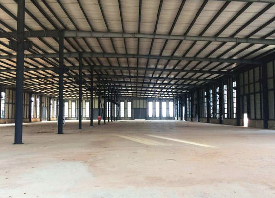 Prédio de Armazém Pré-Fabricado em Aço com Chapas de Revestimento de Aço