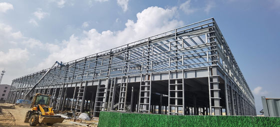 Edifício de apartamentos de aço com estrutura de estrutura pré-fabricada de vários andares e painel de parede isolado para habitação urbana residencial de via rápida